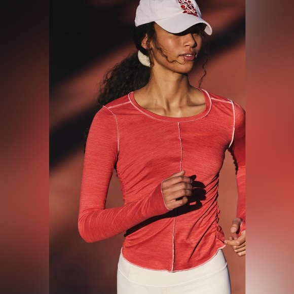 I’M LIVE!! (Like this to be notified for live shows)🌸✨🧡 - Picture 4 of 14